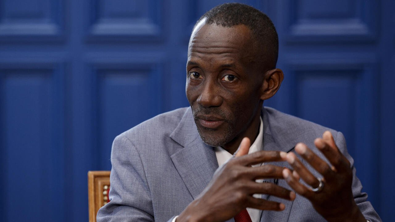 Apres les propos racistes le visant le maire de Saint Denis