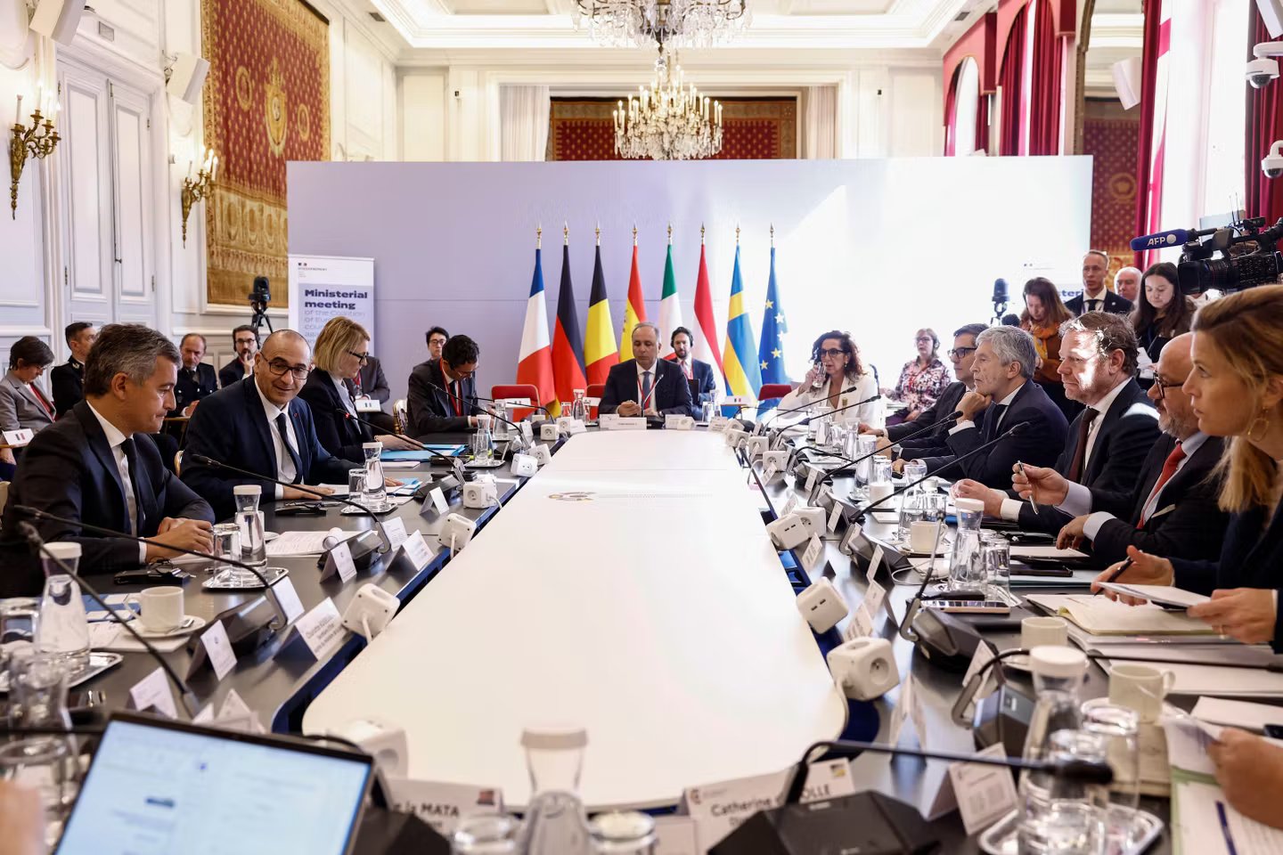 Crime organise a Paris les ministres de la coalition europeenne