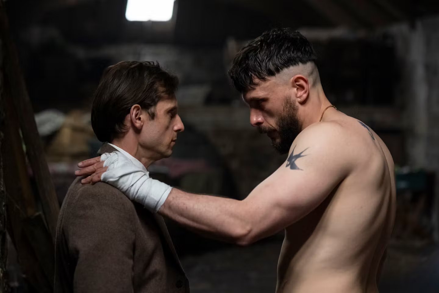 Serie Half Man sur HBO Max deux garcons lies par dela