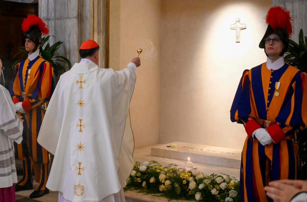 Une messe pour Francois a Sainte Marie Majeure et un message de