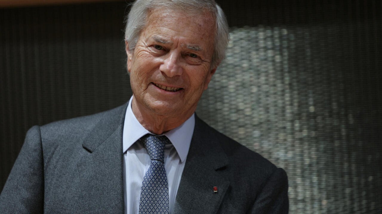 Vincent Bolloré assure que "Grasset continuera" avec "de nouveaux auteurs" pour remplacer les départs 1 Vincent Bollore assure que quotGrasset continueraquot avec quotde nouveaux auteursquot
