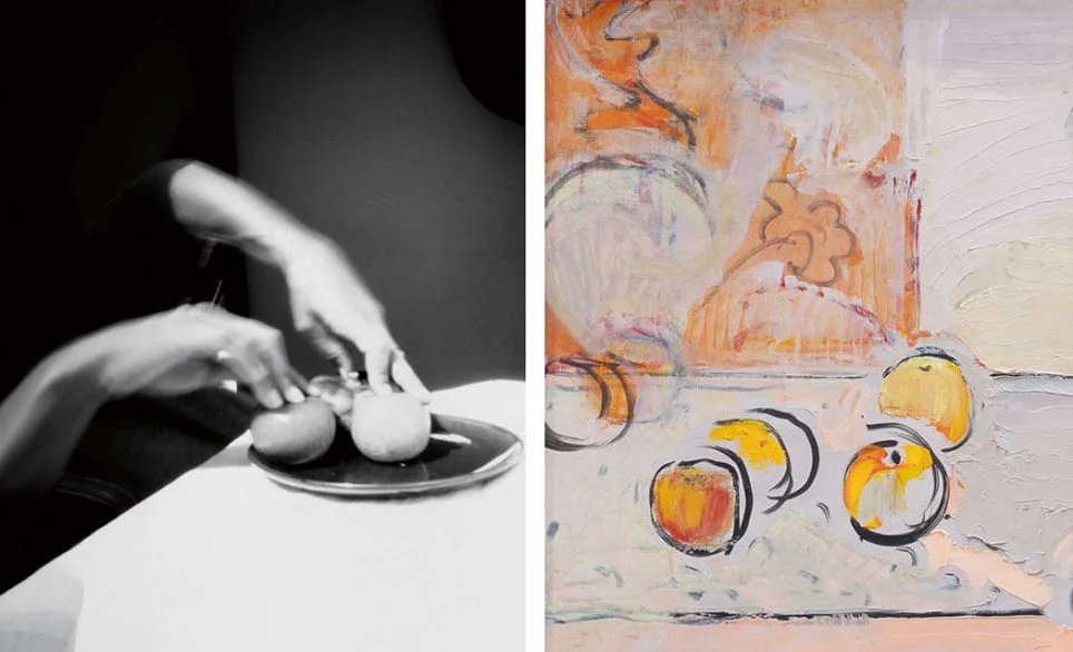 A gauche, Adrianna Wallis, Vie silencieuse avec raisins, 2023. A droite, une œuvre de Diana Esmond