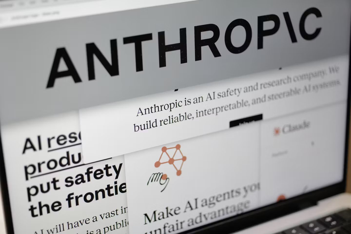 Anthropic en difficulte pour satisfaire la demande de son modele
