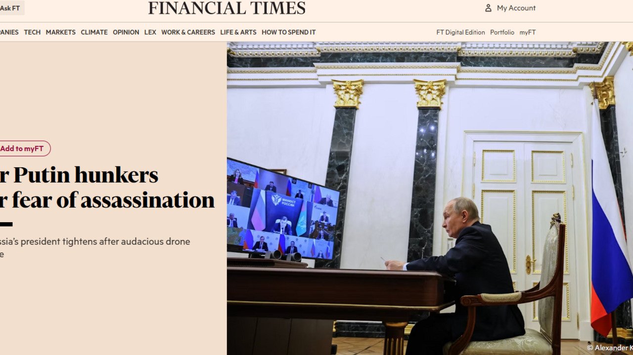 Au Kremlin Vladimir Poutine de plus en plus isole