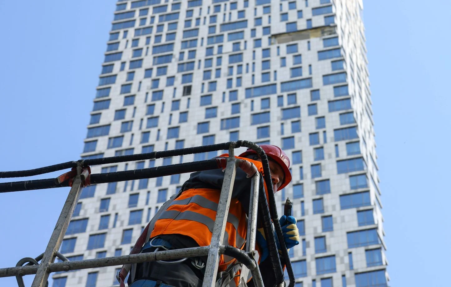 La piste du féminicide confortée après la découverte d’un couple mort