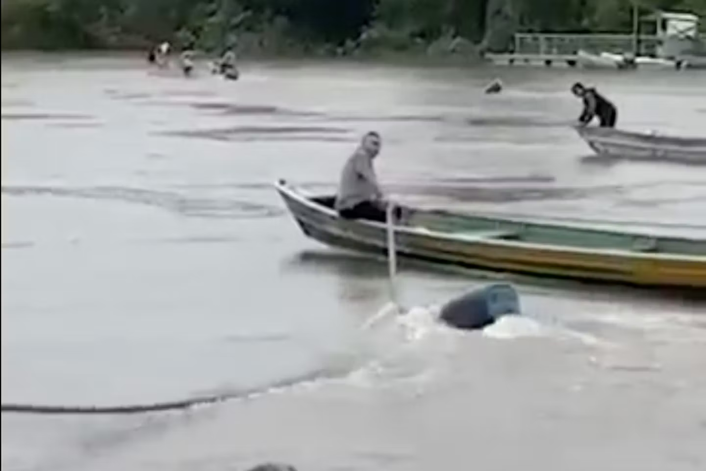 Guyane les habitants de Camopi organisent eux memes la lutte contre