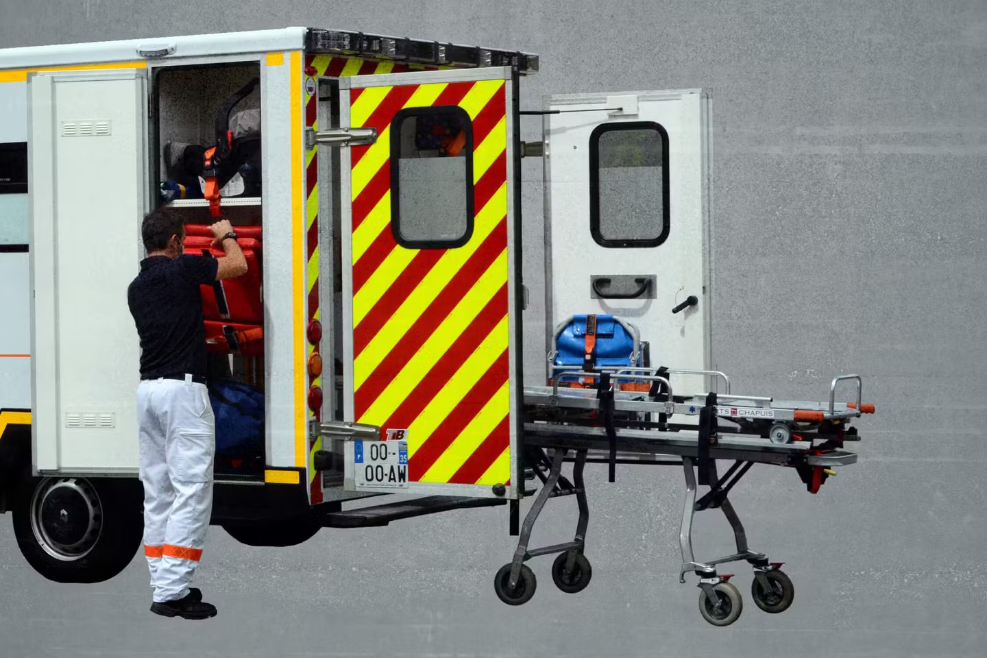 Indre un cycliste meurt apres avoir ete traine par un