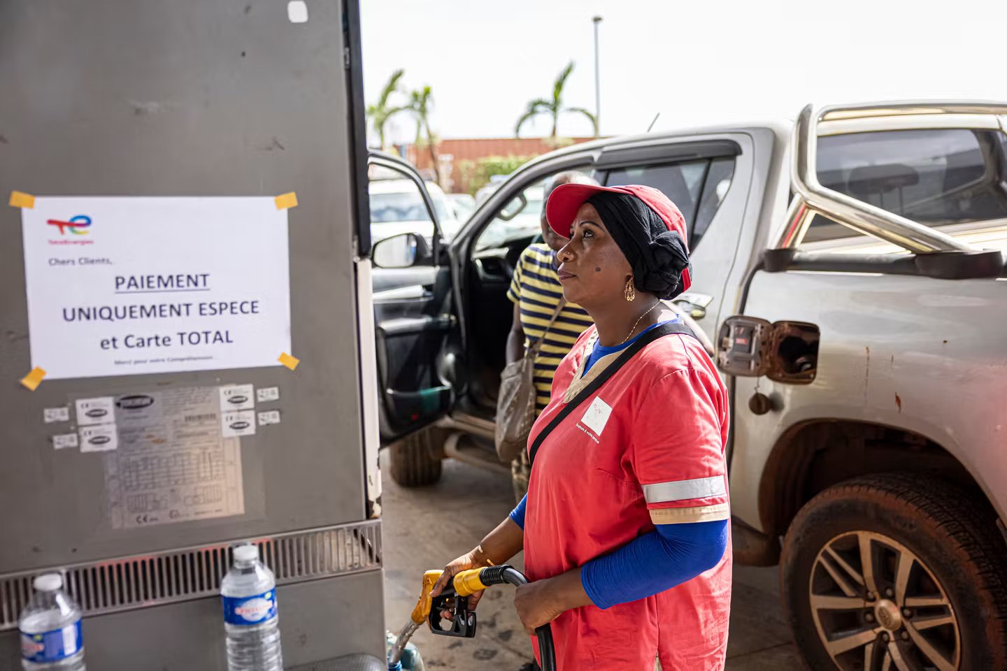 Outre mer avec la crise petroliere le reveil des revendications contre