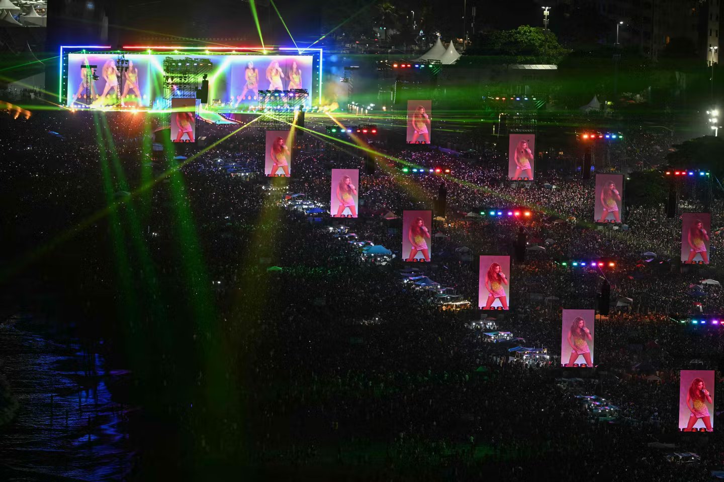 Shakira fait le plein a Rio de Janeiro 2 millions de