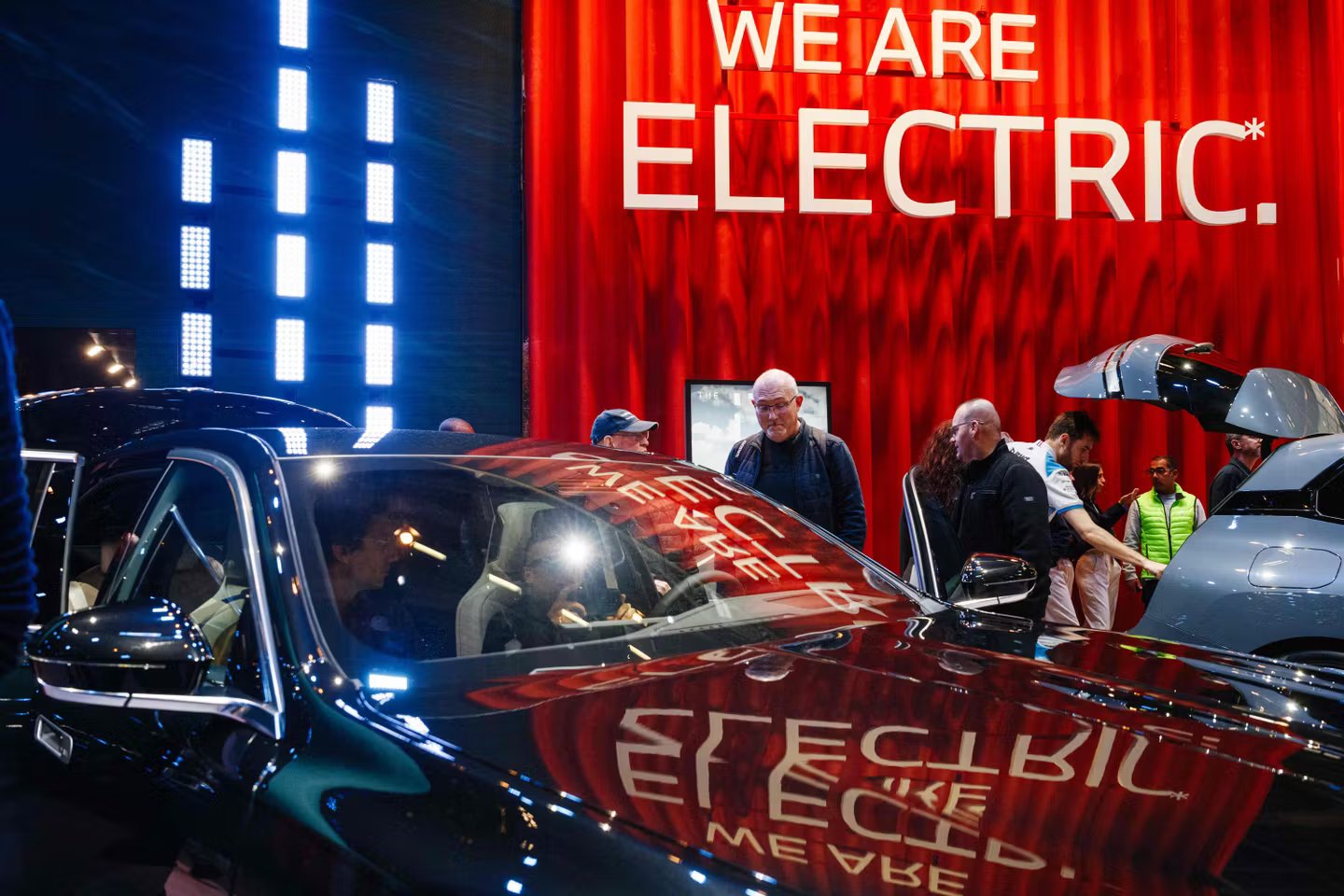 Voitures electriques le choc petrolier ne suffira pas pour aplanir