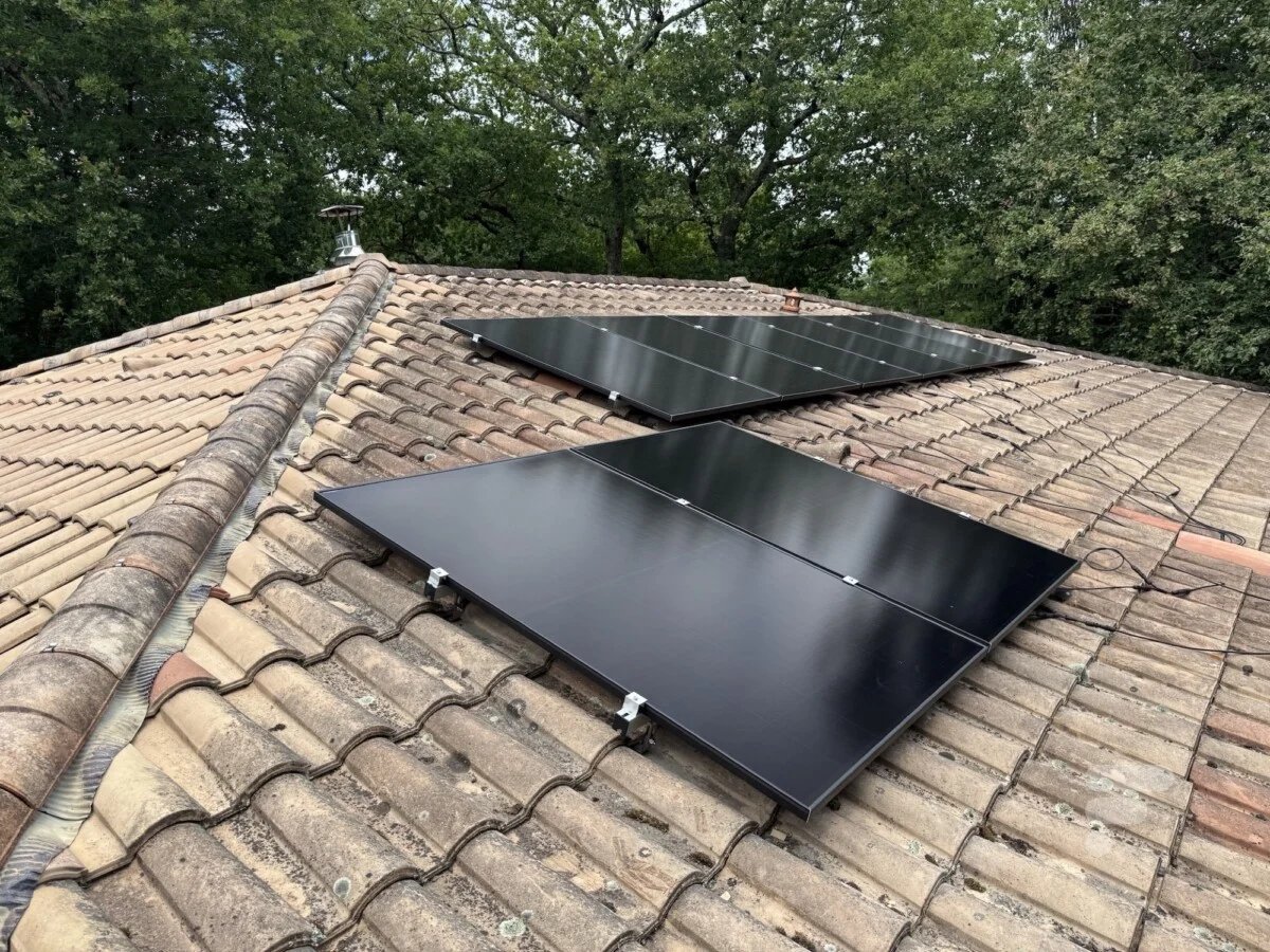 panneaux solaires toit watermarked