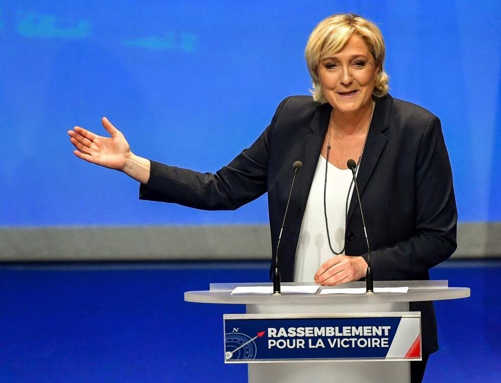 Marine Le Pen annonce lors du congrès du Front national, le 11 mars 2018 à Lille, le changement de nom de son parti en Rassemblement national.