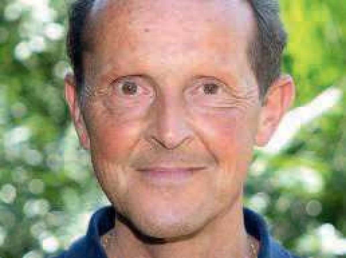 Et si la Terre était frappée par un astéroïde tueur 1 Portrait de Patrick Michel.