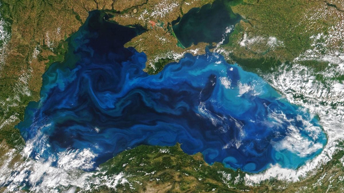 Visible depuis l'espace, une étrange coloration turquoise envahit la mer Noire 1 Visible depuis l039espace une etrange coloration turquoise envahit la mer