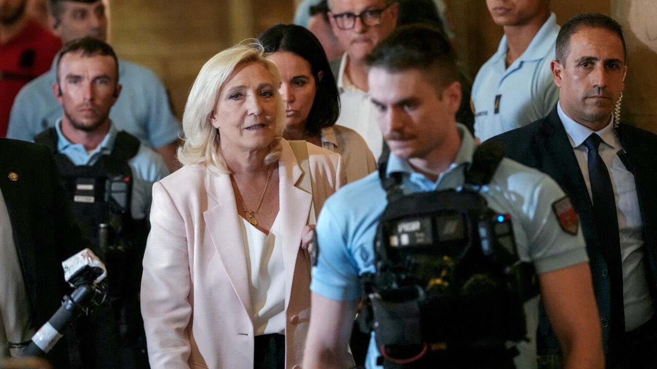 "Délinquante", "privilégiée" : les critiques fusent à gauche après la condamnation de Marine Le Pen 1 quotDelinquantequot quotprivilegieequot les critiques fusent a gauche apres la condamnation