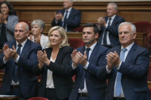 Le RN obtient un groupe au Sénat et se projette vers 2027